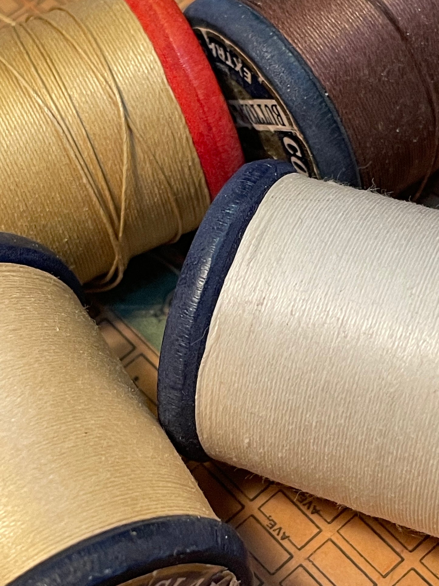 5 yards of heavy duty button and carpet utility thread / strong vintage cotton cord / repair, retie, reattach / durable sewing string