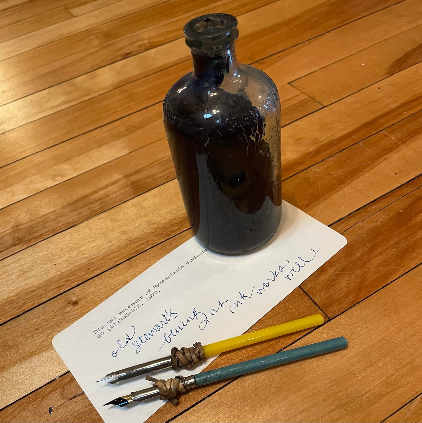 Travel sized pen holder + one nib (new old stock / deadstock)