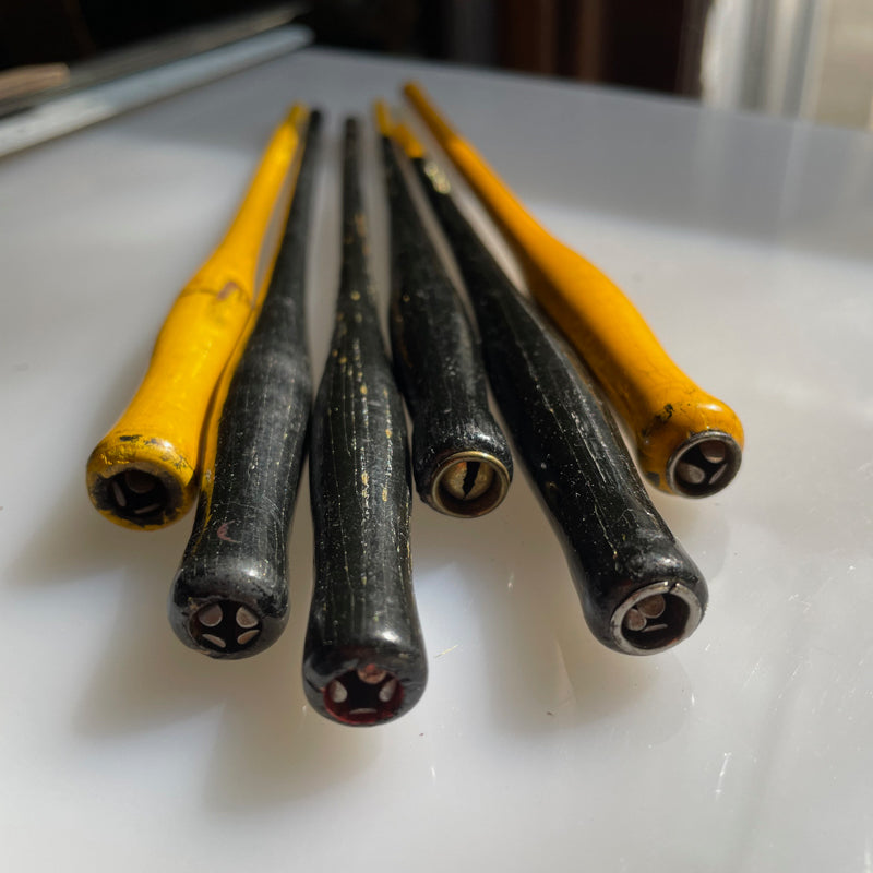 Standard pen nib holder