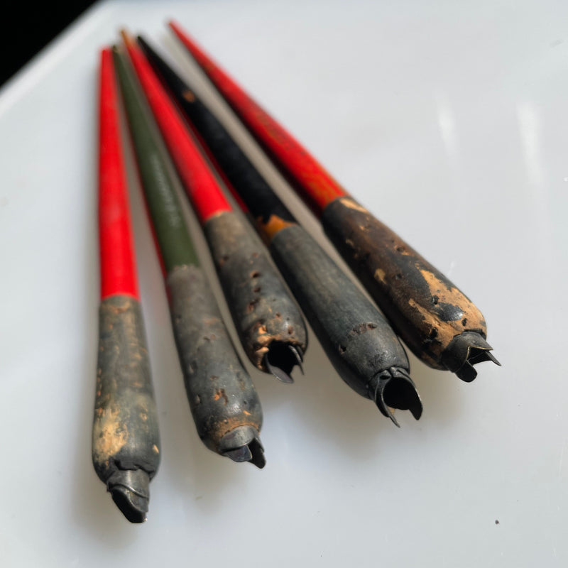 Standard pen nib holder