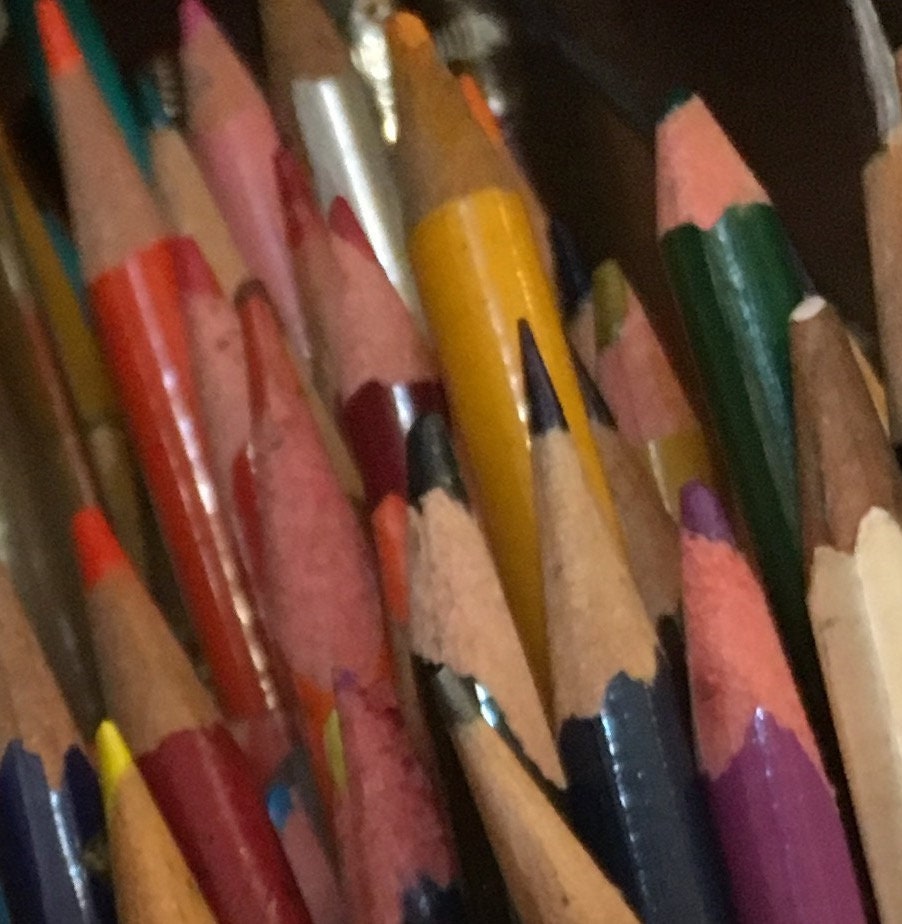 Stash builder: a yard-long rainbow of colored pencils