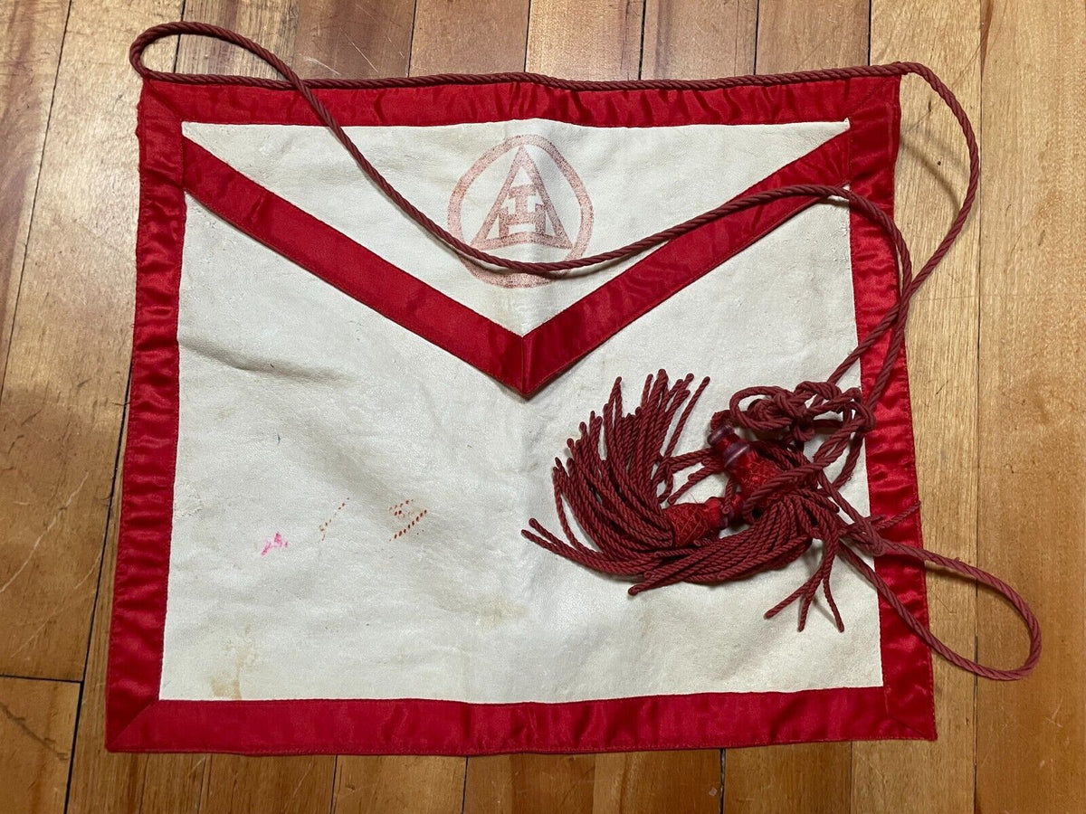 Masonic Knight Mason Regalia Apron Red Silk Trim Lambs Skin Leather Tr
