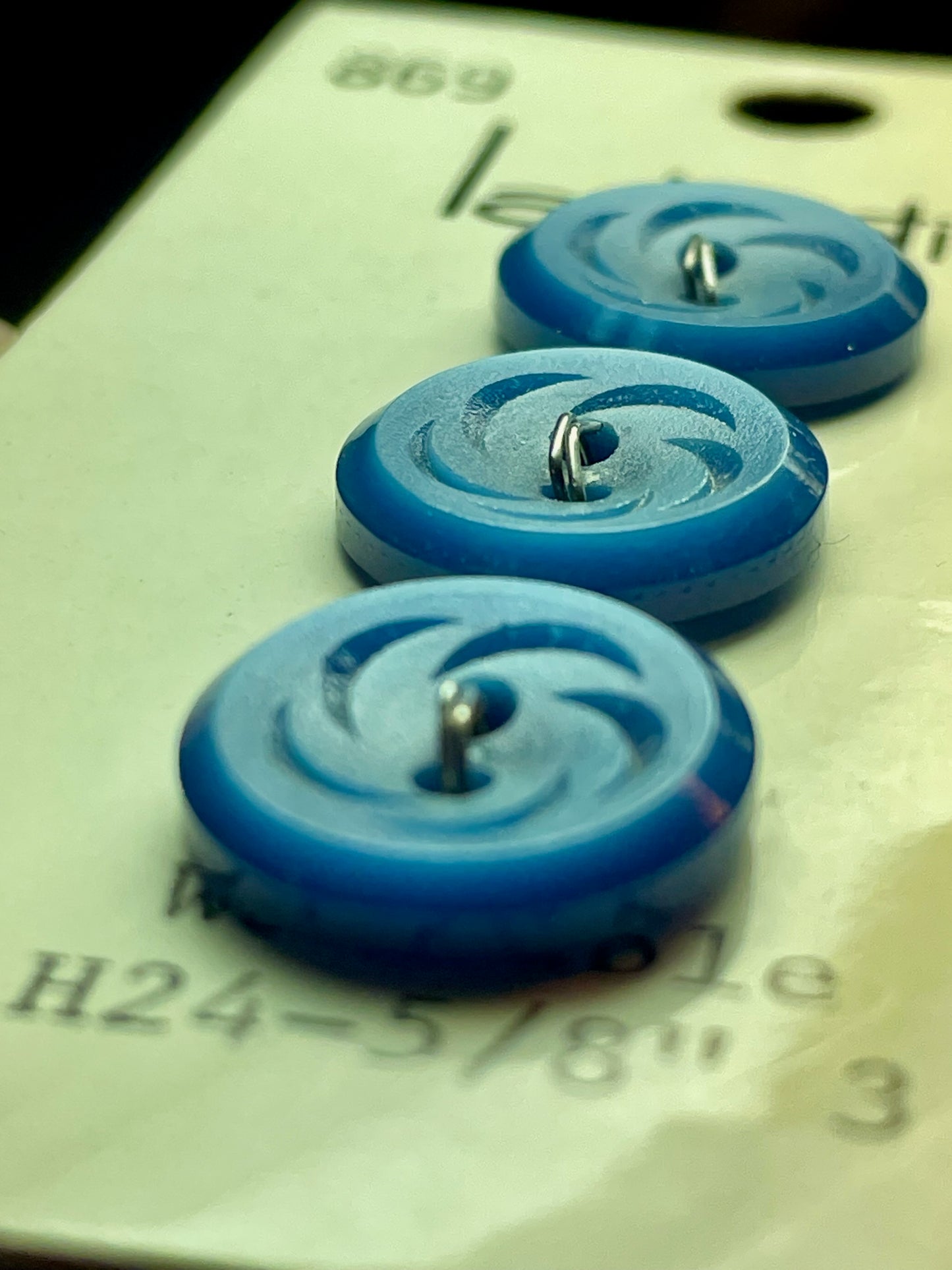 3 blue  vtg plastic buttons | 2 hole flat | size 24/0.63" | new old stock |