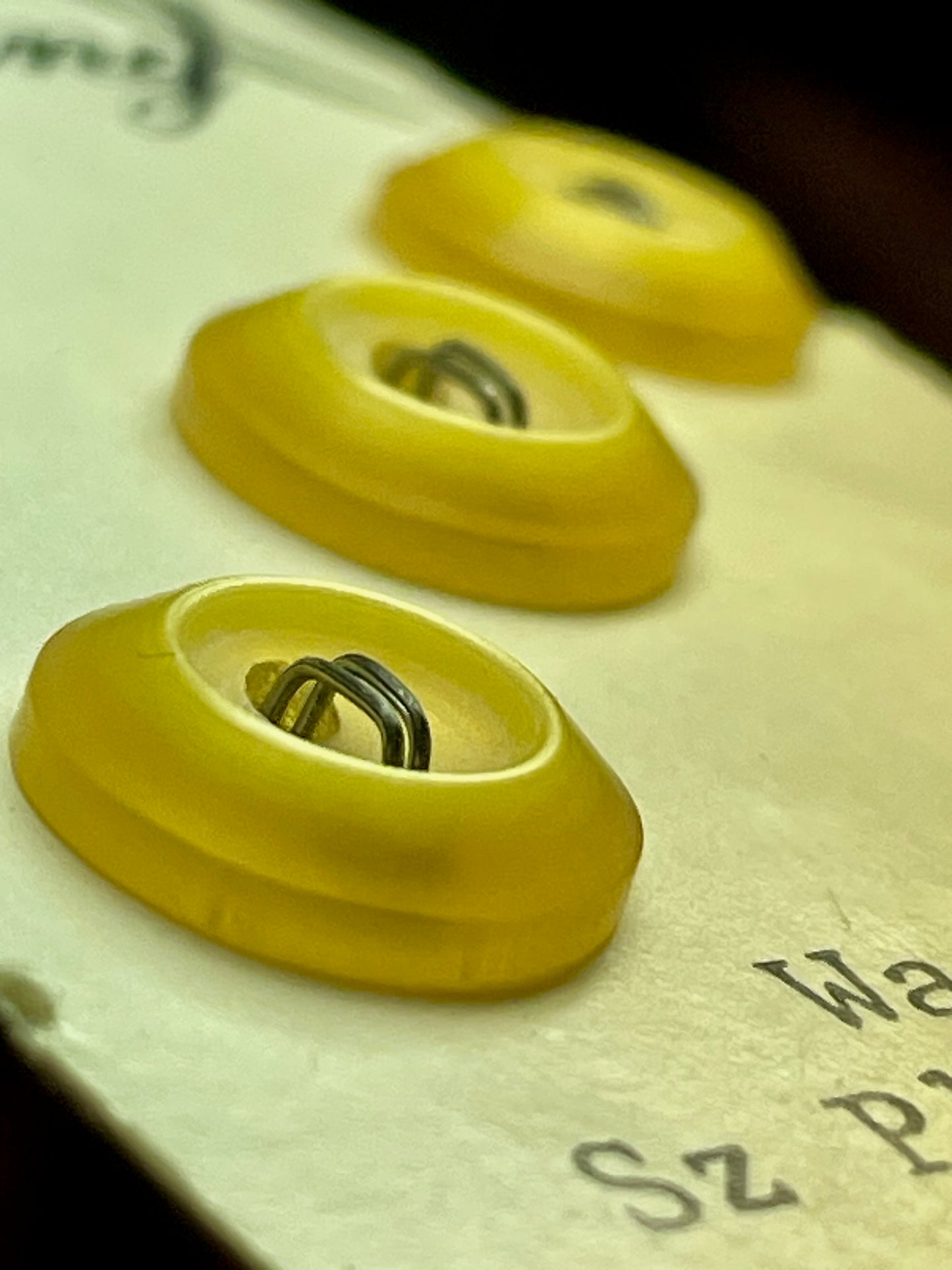 5 yellow 1970s vtg plastic buttons | 2 hole flat | size 18/0.44" | new old stock