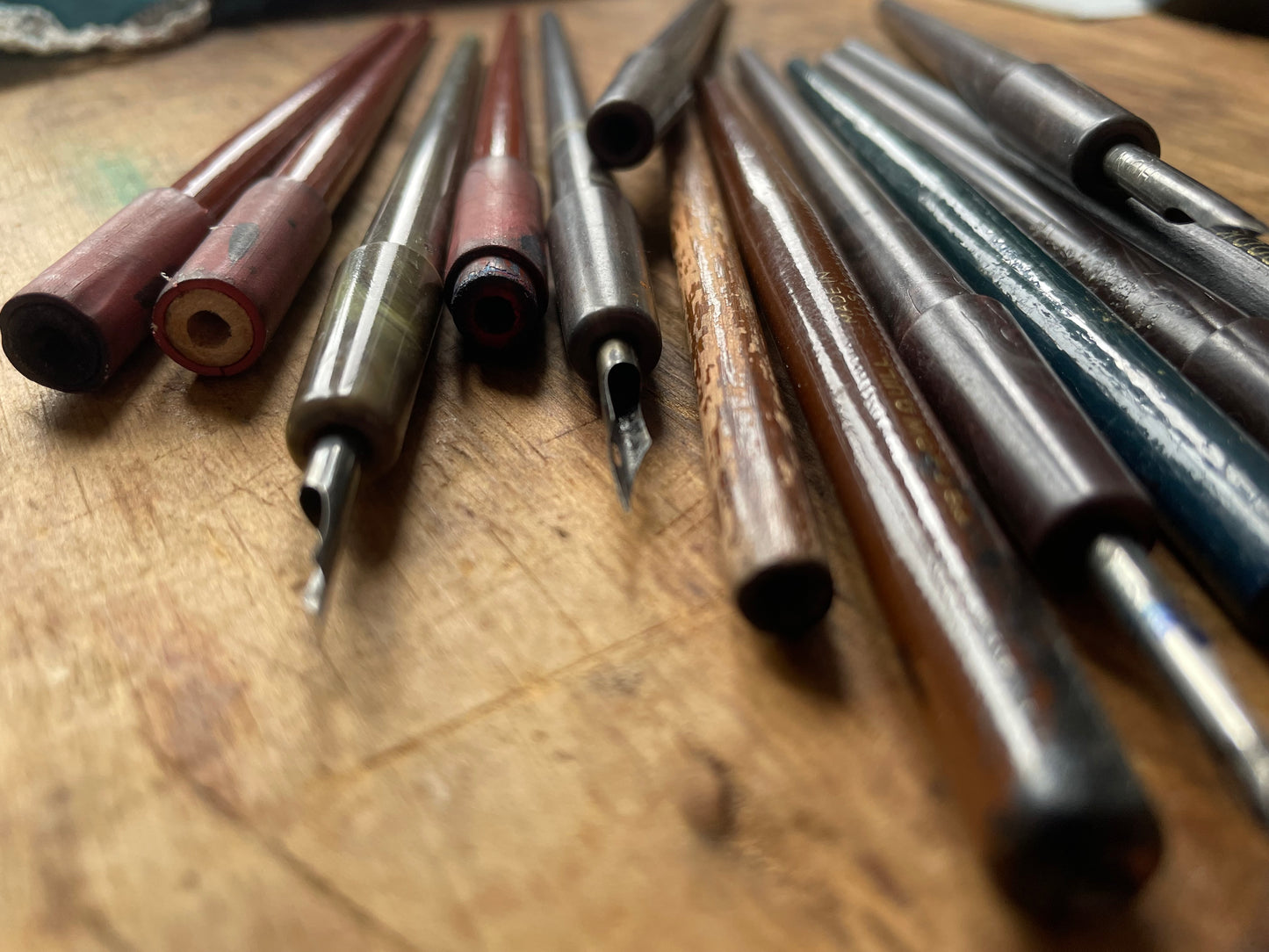 Crow Quill lithographic pen nib and penholder for drawing, manga, extra fine lines, mapping, crosshatch