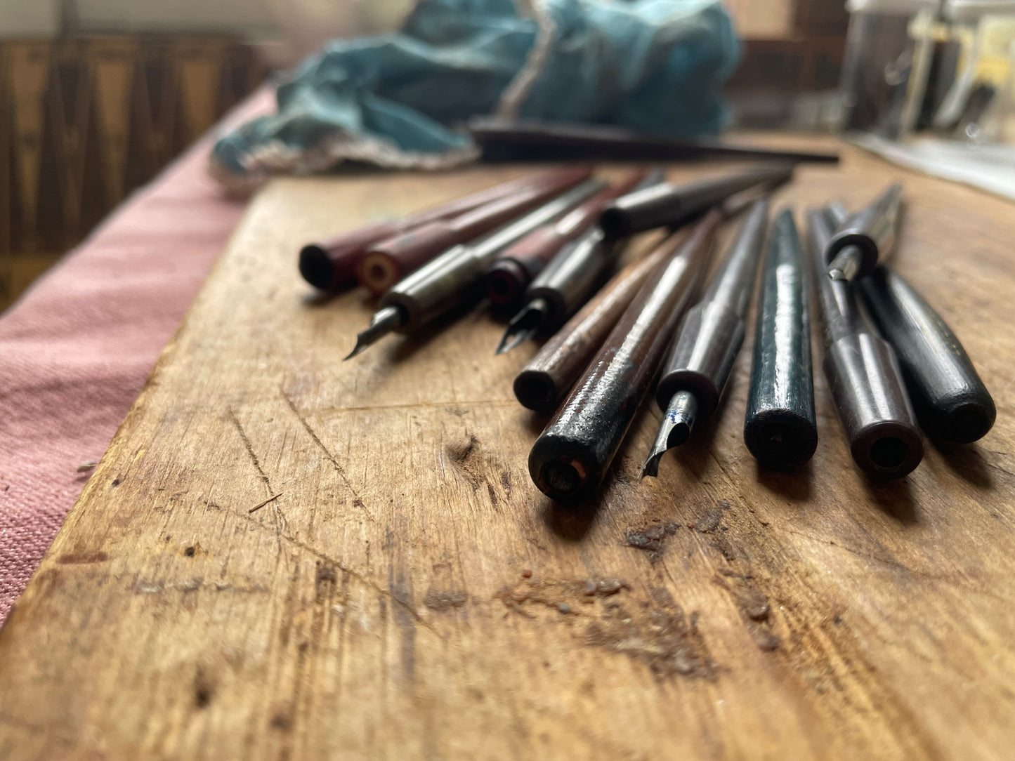 Crow Quill lithographic pen nib and penholder for drawing, manga, extra fine lines, mapping, crosshatch