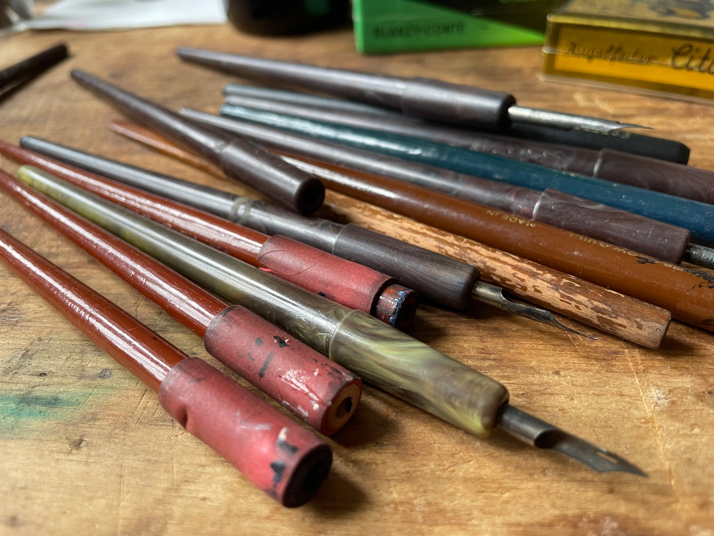 Crow Quill lithographic pen nib and penholder for drawing, manga, extra fine lines, mapping, crosshatch