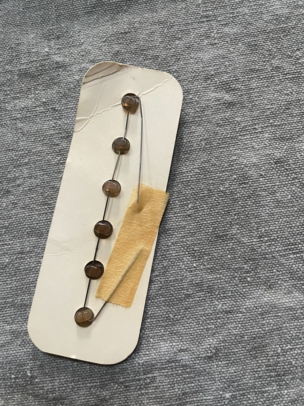 Back of original packaging card for 6 casa de leon decorative shank sewing buttons, 8.85 mm, nos