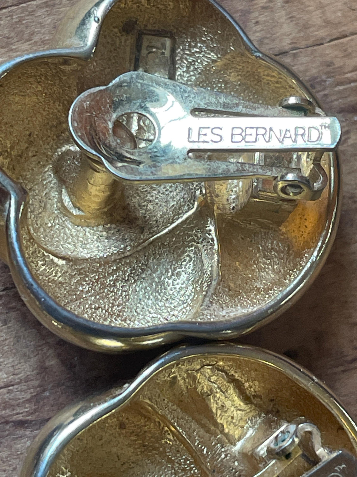 Vintage Les Bernard Gold-Tone Swirl Knot Earrings – Signed Modernist Sculptural Clip-On Statement Studs, ca. 1970s-80s