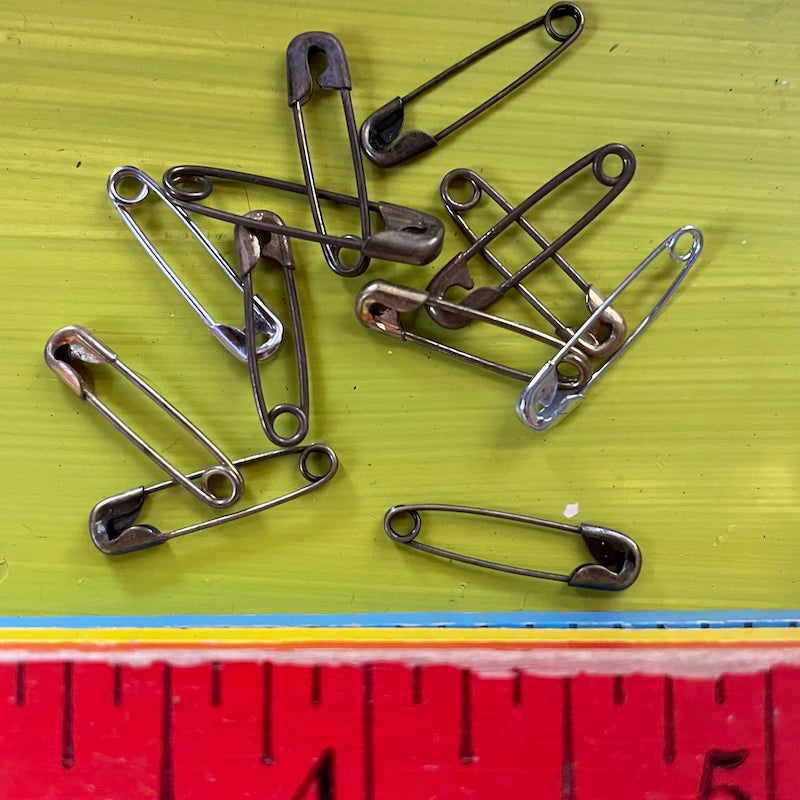 Buy One Dozen Vintage, Rescued Metal Safety Pins. Choice: Small, Medium,  Large, or Assorted. Secondhand Sourced / Ethical Goods Online in India 