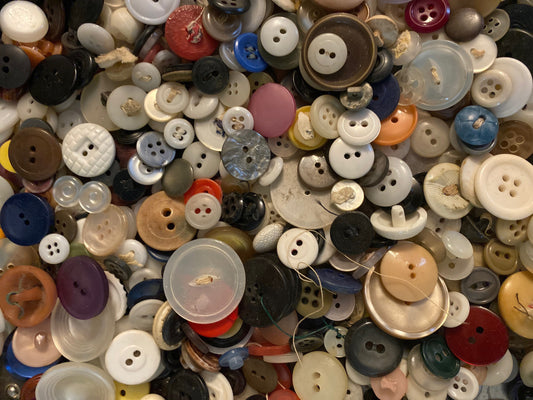 mixed vintage buttons