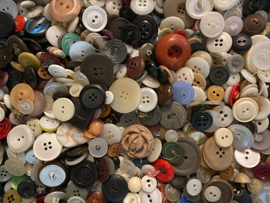 mixed vintage buttons