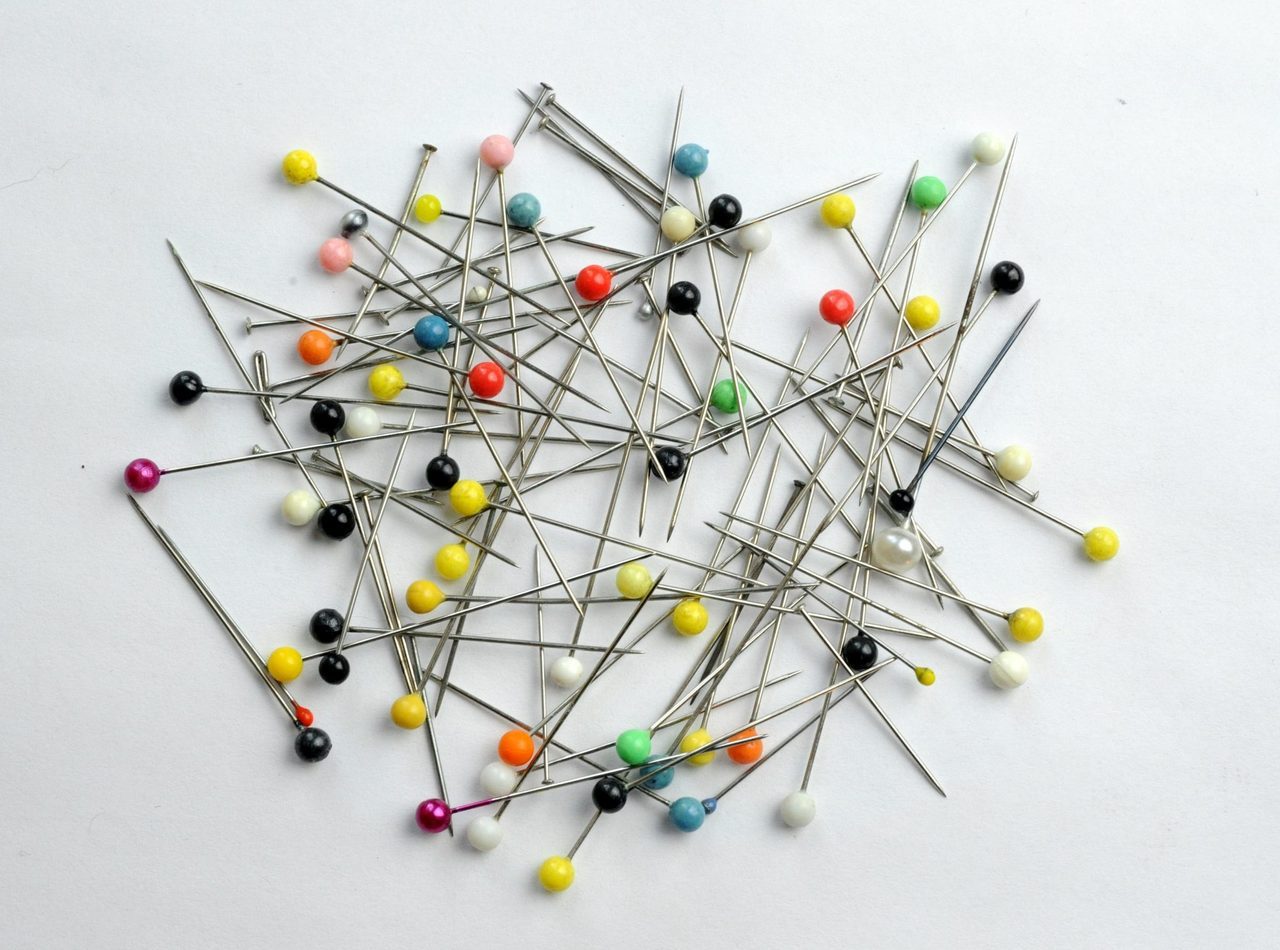 100 secondhand-sourced sewing pins